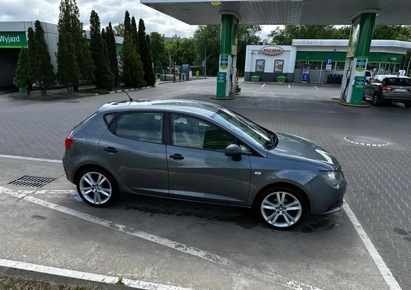 Seat Ibiza cena 19500 przebieg: 177000, rok produkcji 2012 z Poznań małe 154